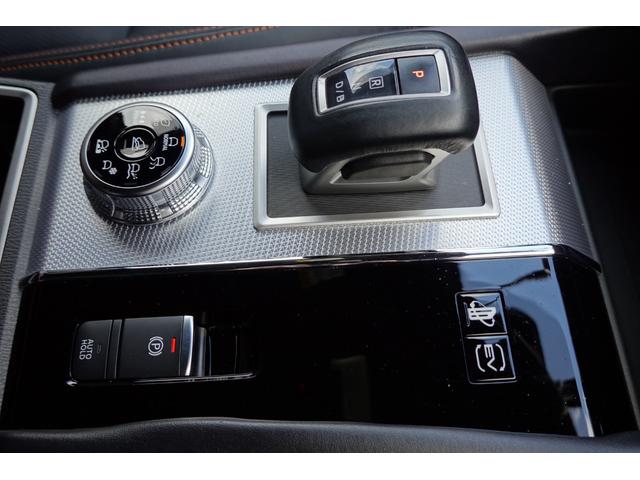 アウトランダーPHEV P モード切替式ツインモーター4WD フロアシフト パドルシ フト・パノラマサンルーフ・BOSEスピーカーシステム・マイパイロット・横滑り防止・車線逸脱防止・衝突被害軽減ブレーキ・誤発進抑制・後側方車両検知警報システム・LEDヘッドライト・バッテリー残存率91%(40枚目)