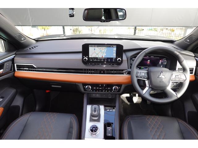 アウトランダーPHEV P モード切替式ツインモーター4WD フロアシフト パドルシ フト・パノラマサンルーフ・BOSEスピーカーシステム・マイパイロット・横滑り防止・車線逸脱防止・衝突被害軽減ブレーキ・誤発進抑制・後側方車両検知警報システム・LEDヘッドライト・バッテリー残存率91%(67枚目)