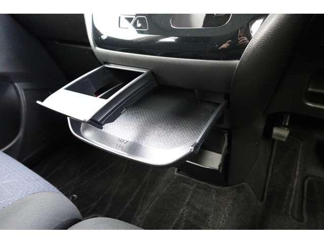 eKクロス G 2WDフロント駆動 CVTインパネシフト オートエアコン 純正2DINCDステレオ・全方位カメラ・フロントカメラ・サイドカメラ・バックカメラ・デジタルルームミラー・アイドリングストップ・横滑り防止・車線逸脱防止・誤発進抑制・LEDヘッドライト・ワンオーナー(16枚目)