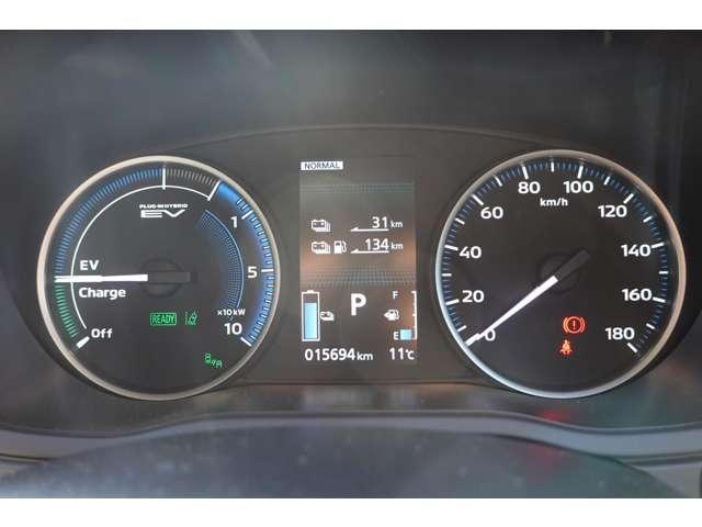 エクリプスクロスPHEV ブラックエディション モード切替式ツインモーター4WD フロ アシフト・パドルシフト・マイパイロット・横滑り防止機能・衝突被害軽減ブレーキ・車線逸脱警報・後側方車両検知警報システム・誤発進抑制・LEDヘッドライト・フォグランプ・オートハイビーム・スマホ連携ナビ(10枚目)