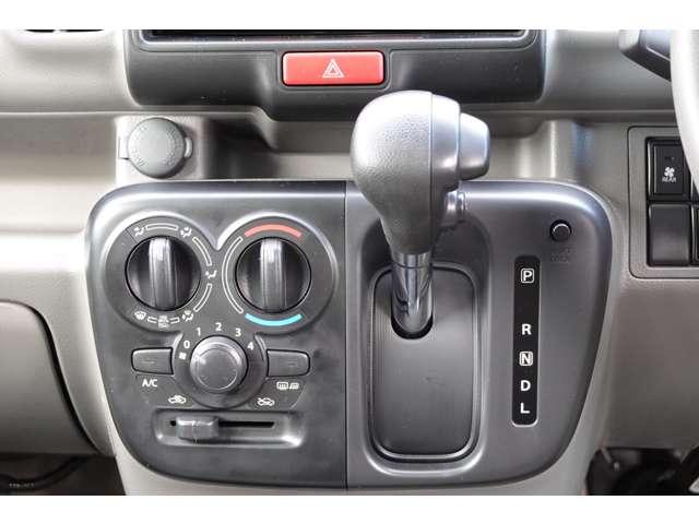 ミニキャブバン ブラボー ターボ付 4WD CVT 衝突被害軽減(15枚目)