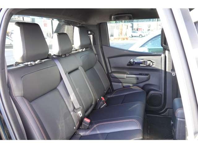 トライトン ＧＳＲ　純正９型ナビ　リヤデフロック（11枚目）