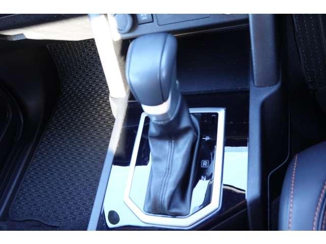 トライトン ＧＳＲ　純正９型ナビ　リヤデフロック（13枚目）