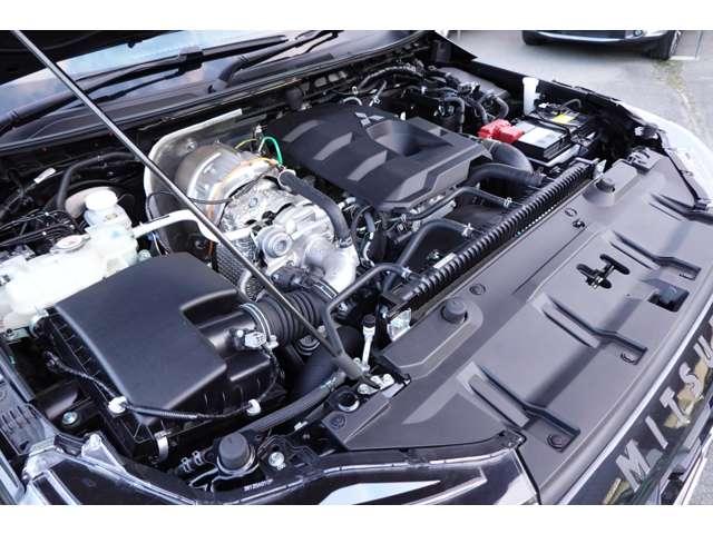 トライトン ＧＳＲ　純正９型ナビ　リヤデフロック（19枚目）