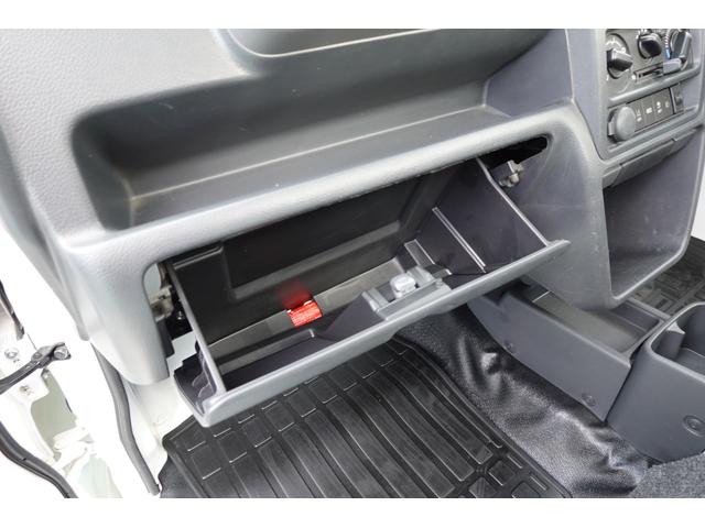 ミニキャブトラック G パートタイム4WD 3速ATフロアシフト マニュアルエア コン・パワステアリング・パワーウィンドウ・横滑り防止・前後誤発進抑制・衝突被害軽減ブレーキ・車線逸脱防止・2DINCDチューナー・ハロゲンヘッドライト・フォグランプ・オートライト・純正サイドバイザー(30枚目)