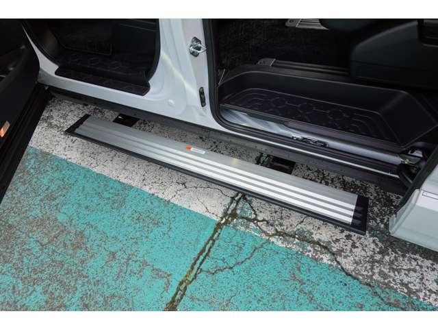 デリカD:5 P 本革シート サイドステップ 11型ナビ(5枚目)