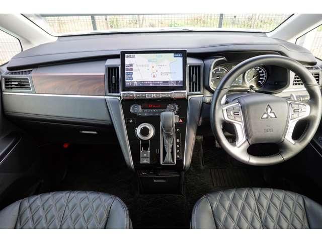 デリカD:5 P 本革シート サイドステップ 11型ナビ(9枚目)