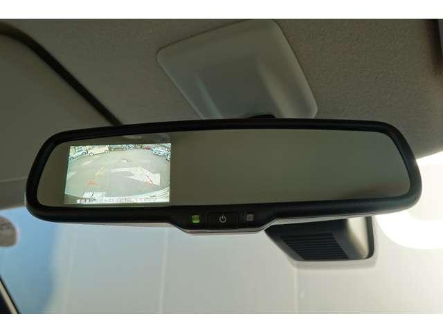 バックカメラ（ルームミラー内）