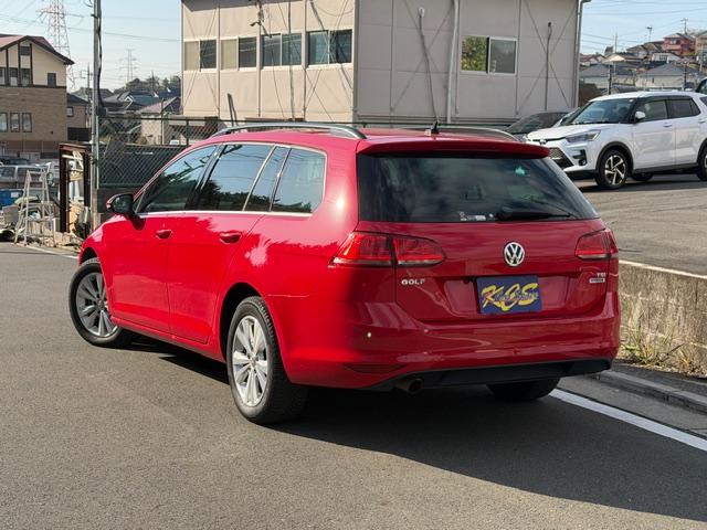 ゴルフヴァリアント ＴＳＩコンフォートラインブルーモーションテクノロジー　純正ナビ　バックカメラ　ＴＶ　Ｂｌｏｅｔｏｏｔｈ　ＥＴＣ　キーレス　ＨＩＤ（4枚目）