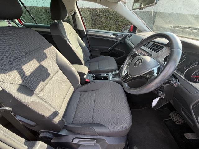 ゴルフヴァリアント ＴＳＩコンフォートラインブルーモーションテクノロジー　純正ナビ　バックカメラ　ＴＶ　Ｂｌｏｅｔｏｏｔｈ　ＥＴＣ　キーレス　ＨＩＤ（11枚目）