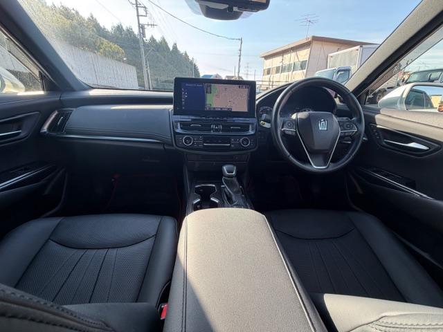 クラウンハイブリッド ＲＳアドバンス　モデリスタ　ワンオーナー　禁煙車　純正ナビ　全方位カメラ　サンルーフ　黒本革シート　ＥＴＣ　スマートキー（12枚目）