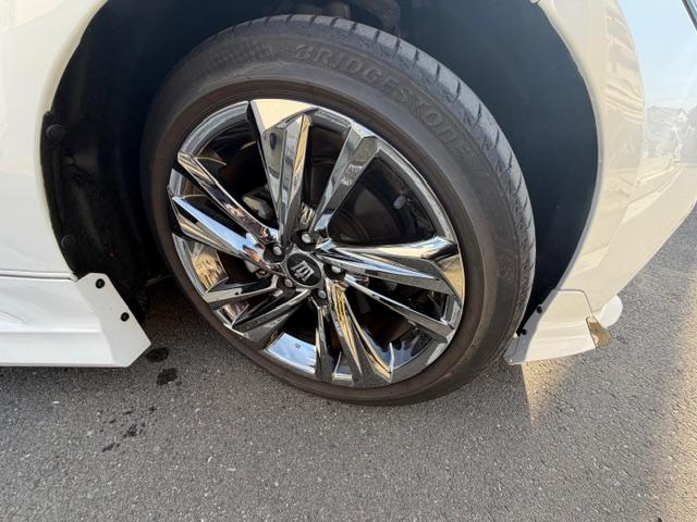 クラウンハイブリッド ＲＳアドバンス　モデリスタ　ワンオーナー　禁煙車　純正ナビ　全方位カメラ　サンルーフ　黒本革シート　ＥＴＣ　スマートキー（22枚目）