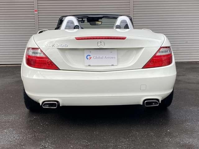 ＳＬＫ ＳＬＫ２００ブルーエフィシェンシー　スポーツ　黒革シート　純正ＨＤＤナビ　地デジ　ミュージックサーバー　Ｂｌｕｅｔｏｏｔｈオーディオ　ＵＳＢ入力　シートヒーター　エアスカーフ　純正アルミ　パドルシフト　電動オープン　キーレス　走行５万ｋｍ台（9枚目）