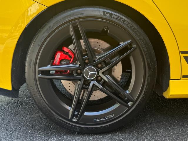 Ａクラス Ａ４５　Ｓ　４マチック＋　エディション１　限定車　専用シート　専用エアロ　純正ナビ　地デジ　全方位カメラ　レーダーセーフティ　純正１９アルミ　前後ドラレコ　パワーシート　シートヒーター　エアシート　スペアキー　ＨＵＤ　ＬＥＤライト（65枚目）