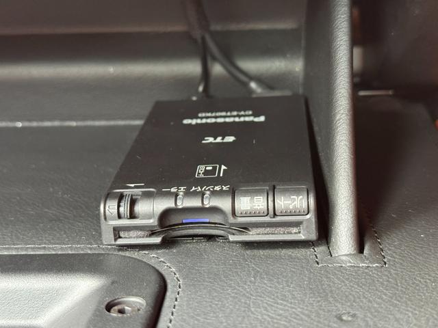 ＤＢ９ クーペ　ＭＡＮＳＯＲＹエアロ　ＭＡＮＳＯＲＹ２０ＡＷ　ＭＡＮＳＯＲＹマフラーカッター　マットブラウンラッピング　社外ナビ　レーダー　オレンジレザー　可変マフラーバルブＳＷ　純正新品ホイールナット　スペアキー（18枚目）