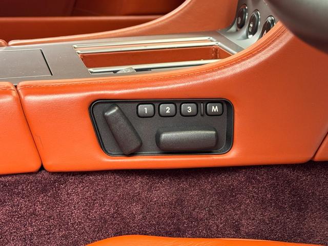 ＤＢ９ クーペ　ＭＡＮＳＯＲＹエアロ　ＭＡＮＳＯＲＹ２０ＡＷ　ＭＡＮＳＯＲＹマフラーカッター　マットブラウンラッピング　社外ナビ　レーダー　オレンジレザー　可変マフラーバルブＳＷ　純正新品ホイールナット　スペアキー（22枚目）