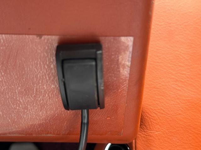 ＤＢ９ クーペ　ＭＡＮＳＯＲＹエアロ　ＭＡＮＳＯＲＹ２０ＡＷ　ＭＡＮＳＯＲＹマフラーカッター　マットブラウンラッピング　社外ナビ　レーダー　オレンジレザー　可変マフラーバルブＳＷ　純正新品ホイールナット　スペアキー（36枚目）