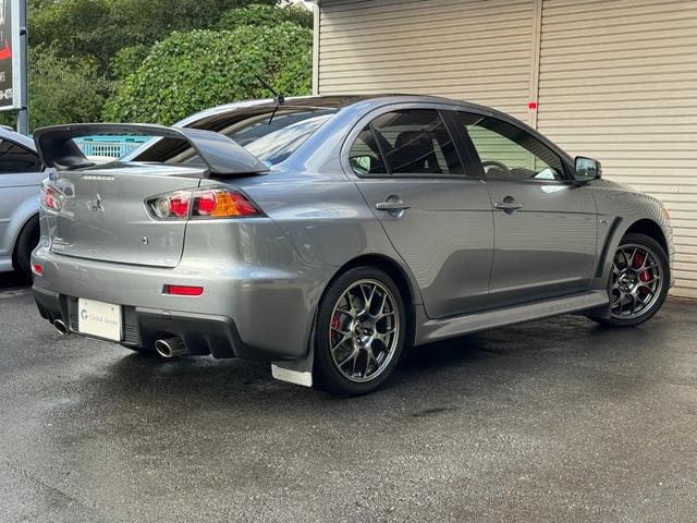 ランサー エボリューション ファイナルエディション 1000台限定車 ワンオーナー オプションツートンカラー 専用BBS18インチAW 専用レカロシート シートヒーター DIATONE SOUND NAVI 地デジ 社外デジタルインナーミラー 記録簿(9枚目)