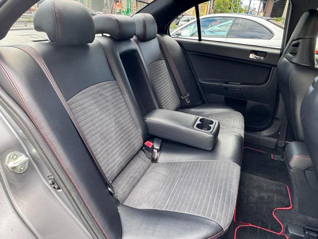 ランサー エボリューション ファイナルエディション 1000台限定車 ワンオーナー オプションツートンカラー 専用BBS18インチAW 専用レカロシート シートヒーター DIATONE SOUND NAVI 地デジ 社外デジタルインナーミラー 記録簿(33枚目)