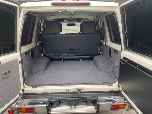 ランドクルーザー70 バン 5MT トヨタ純正ウインチ 30周年再販モデル ナビ フルセグTV ETC バックモニター Bluetooth接続 背面タイヤ ブラックレザーシートカバー デフロック ヒーターコントロール(26枚目)