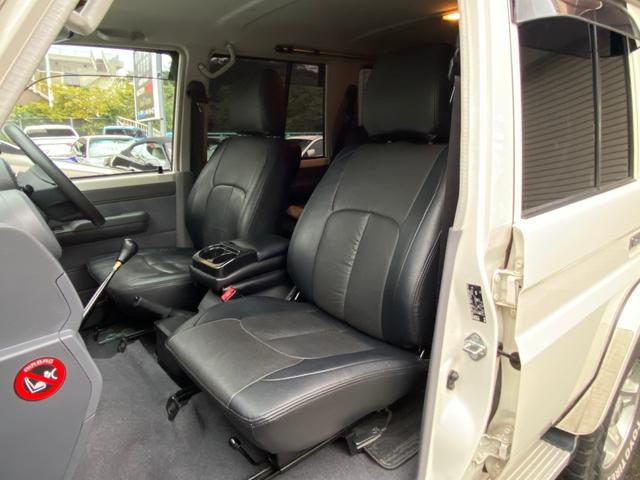 ランドクルーザー70 バン 5MT トヨタ純正ウインチ 30周年再販モデル ナビ フルセグTV ETC バックモニター Bluetooth接続 背面タイヤ ブラックレザーシートカバー デフロック ヒーターコントロール(30枚目)