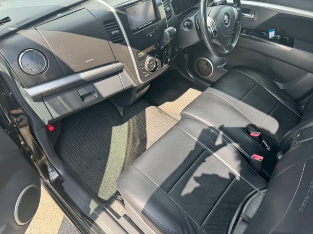 ワゴンＲスティングレー Ｔ　ナビ　ＴＶ　ＨＩＤ　スマートキー　電動格納ミラー　ベンチシート　ＣＶＴ　盗難防止システム　ＡＢＳ　ＣＤ　ＵＳＢ　アルミホイール　衝突安全ボディ　エアコン　パワーステアリング　パワーウィンドウ（10枚目）