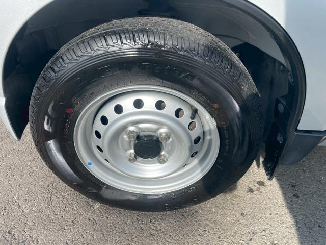 キャリイトラック  KCエアコン・パワステ ワンオーナー 軽トラック 三方開 MT エアコン パワーステアリング(28枚目)