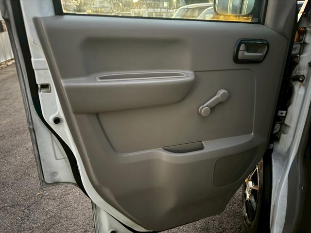 エブリイ ＰＡ　ＥＴＣ　両側スライドドア　ナビ　ＭＴ　アルミホイール　衝突安全ボディ　エアコン　パワーステアリング（31枚目）