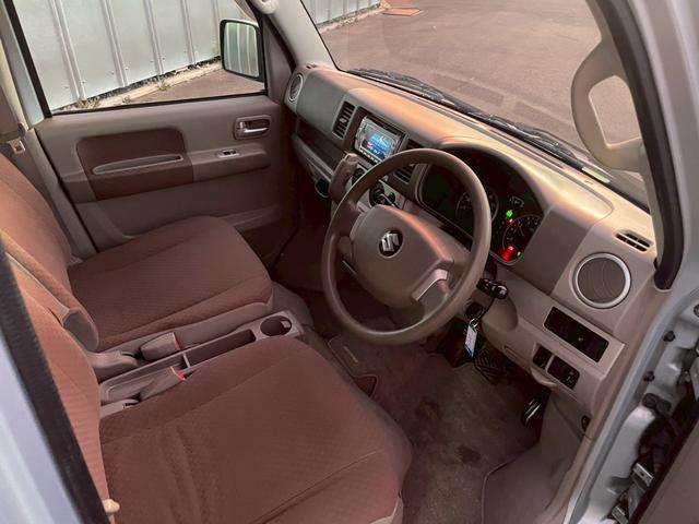 エブリイワゴン ＪＰターボ　４ＷＤ　両側スライドドア　キーレスエントリー　電動格納ミラー　シートヒーター　ＡＴ　盗難防止システム　ＡＢＳ　ＣＤ　アルミホイール　衝突安全ボディ　エアコン　パワーステアリング　パワーウィンドウ（5枚目）