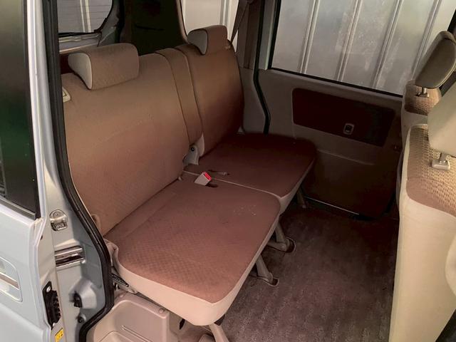 エブリイワゴン ＪＰターボ　４ＷＤ　両側スライドドア　キーレスエントリー　電動格納ミラー　シートヒーター　ＡＴ　盗難防止システム　ＡＢＳ　ＣＤ　アルミホイール　衝突安全ボディ　エアコン　パワーステアリング　パワーウィンドウ（10枚目）