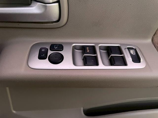 エブリイワゴン ＪＰターボ　４ＷＤ　両側スライドドア　キーレスエントリー　電動格納ミラー　シートヒーター　ＡＴ　盗難防止システム　ＡＢＳ　ＣＤ　アルミホイール　衝突安全ボディ　エアコン　パワーステアリング　パワーウィンドウ（12枚目）