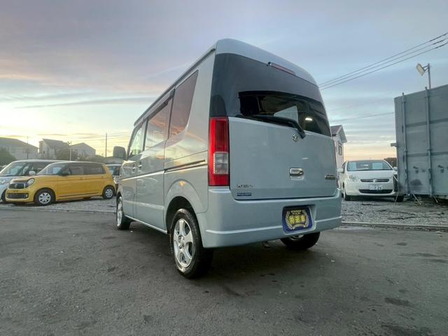 エブリイワゴン ＪＰターボ　４ＷＤ　両側スライドドア　キーレスエントリー　電動格納ミラー　シートヒーター　ＡＴ　盗難防止システム　ＡＢＳ　ＣＤ　アルミホイール　衝突安全ボディ　エアコン　パワーステアリング　パワーウィンドウ（17枚目）