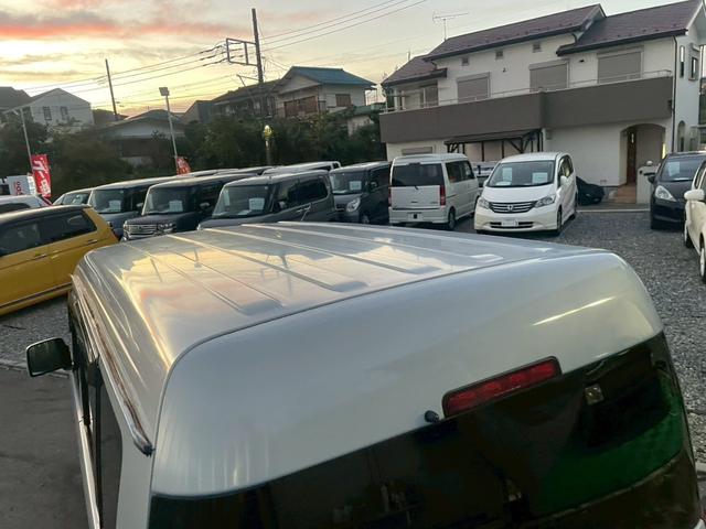 エブリイワゴン ＪＰターボ　４ＷＤ　両側スライドドア　キーレスエントリー　電動格納ミラー　シートヒーター　ＡＴ　盗難防止システム　ＡＢＳ　ＣＤ　アルミホイール　衝突安全ボディ　エアコン　パワーステアリング　パワーウィンドウ（35枚目）