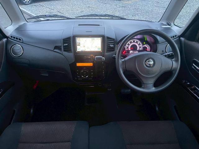 ルークス ハイウェイスター　ＥＴＣ　両側スライド・片側電動　ナビ　ＨＩＤ　スマートキー　電動格納ミラー　ベンチシート　ＣＶＴ　盗難防止システム　ＡＢＳ　アルミホイール　衝突安全ボディ　エアコン　パワーステアリング（2枚目）