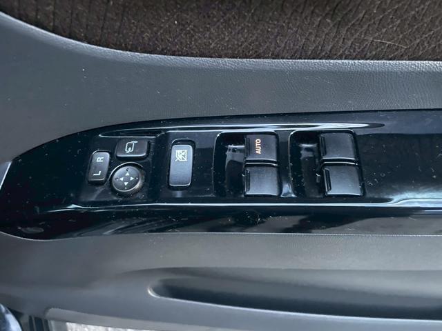 ルークス ハイウェイスター　ＥＴＣ　両側スライド・片側電動　ナビ　ＨＩＤ　スマートキー　電動格納ミラー　ベンチシート　ＣＶＴ　盗難防止システム　ＡＢＳ　アルミホイール　衝突安全ボディ　エアコン　パワーステアリング（8枚目）