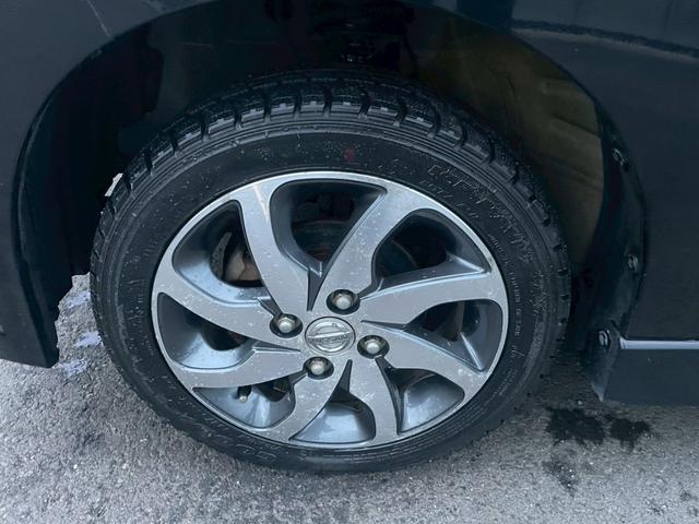 ルークス ハイウェイスター　ＥＴＣ　両側スライド・片側電動　ナビ　ＨＩＤ　スマートキー　電動格納ミラー　ベンチシート　ＣＶＴ　盗難防止システム　ＡＢＳ　アルミホイール　衝突安全ボディ　エアコン　パワーステアリング（21枚目）