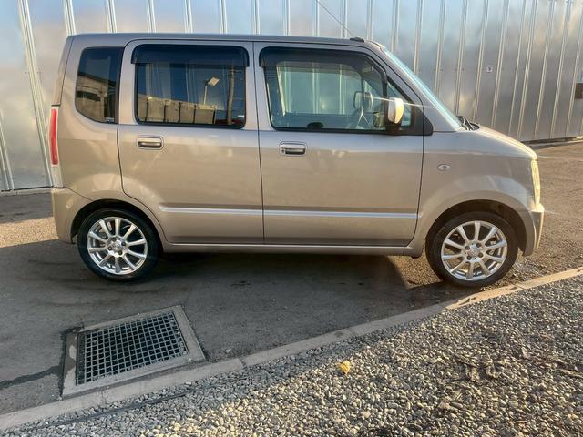 ワゴンＲ ＦＸ　タイミングチェーン　純正ＣＤデッキ　電動格納ミラー　レベライザー　バイザー　ベンチシート　記録簿　社外１５インチアルミホイール　衝突安全ボディ　エアコン　パワーステアリング　パワーウィンドウ（15枚目）