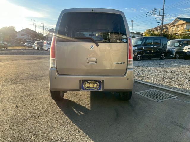 ワゴンＲ ＦＸ　タイミングチェーン　純正ＣＤデッキ　電動格納ミラー　レベライザー　バイザー　ベンチシート　記録簿　社外１５インチアルミホイール　衝突安全ボディ　エアコン　パワーステアリング　パワーウィンドウ（18枚目）