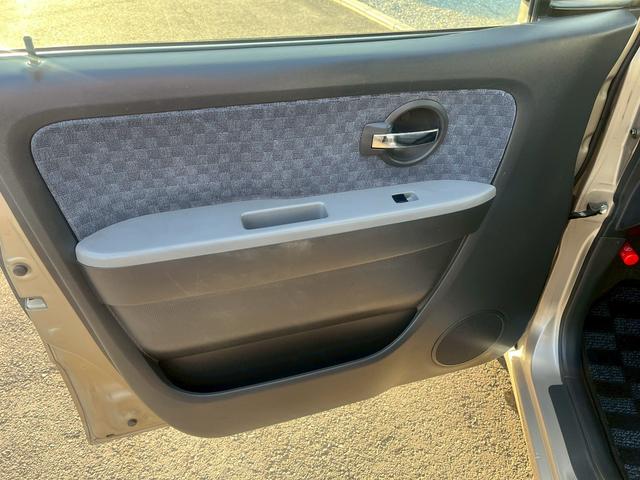 ワゴンＲ ＦＸ　タイミングチェーン　純正ＣＤデッキ　電動格納ミラー　レベライザー　バイザー　ベンチシート　記録簿　社外１５インチアルミホイール　衝突安全ボディ　エアコン　パワーステアリング　パワーウィンドウ（25枚目）