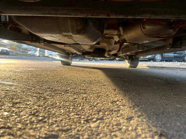 ワゴンＲ ＦＸ　タイミングチェーン　純正ＣＤデッキ　電動格納ミラー　レベライザー　バイザー　ベンチシート　記録簿　社外１５インチアルミホイール　衝突安全ボディ　エアコン　パワーステアリング　パワーウィンドウ（30枚目）