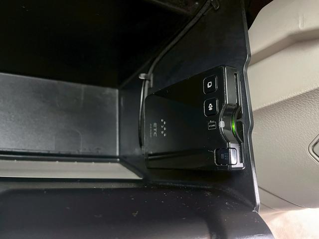 スペーシア Ｇ　ＥＴＣ　両側スライドドア　ナビ　ＴＶ　スマートキー　アイドリングストップ　電動格納ミラー　ベンチシート　ＣＶＴ　盗難防止システム　ＡＢＳ　ＣＤ　衝突安全ボディ　エアコン　パワーステアリング（4枚目）