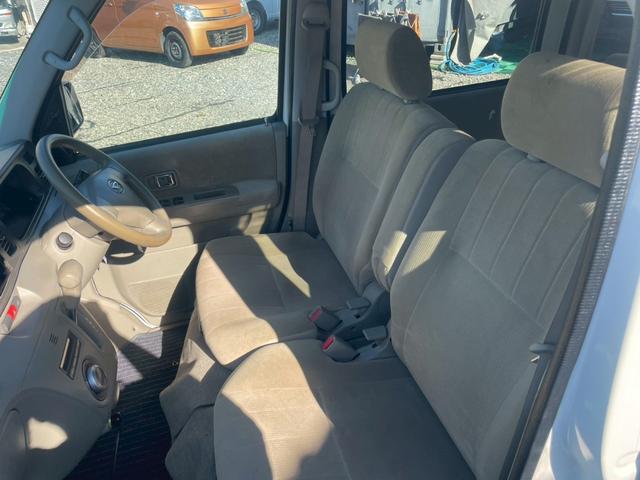 アトレーワゴン カスタムターボRS 4WD ETC 社外CDデッキ タイミングチェーン 両側スライド・片側電動 HIDフォグ キーレス 電動格納ミラー ベンチシート AT 盗難防止システム ABS アルミホイール 記録簿(10枚目)