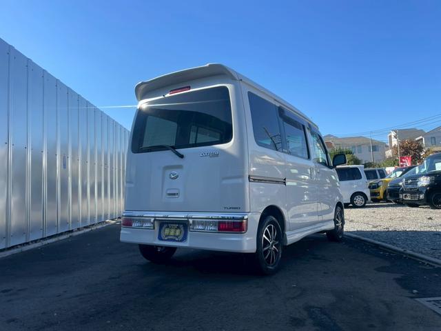 アトレーワゴン カスタムターボRS 4WD ETC 社外CDデッキ タイミングチェーン 両側スライド・片側電動 HIDフォグ キーレス 電動格納ミラー ベンチシート AT 盗難防止システム ABS アルミホイール 記録簿(15枚目)