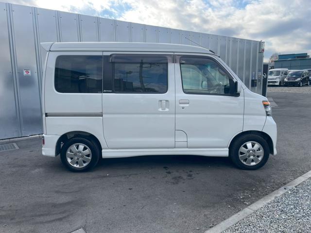 アトレーワゴン カスタムターボRS AT ETC 両側スライドドア キーレスエントリー 電動格納ミラー ターボ HID 盗難防止システム アルミホイール ABS エアコン パワーステアリング パワーウィンドウ 運転席エアバッグ(10枚目)