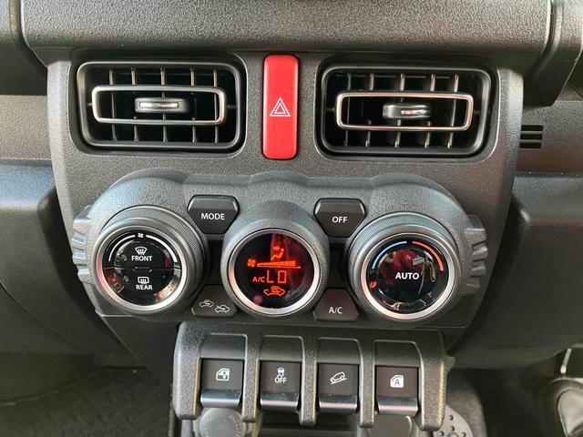 手の届きやすいところで簡単操作ができる空調付き！オールシーズンお好みの温度調節ができます。