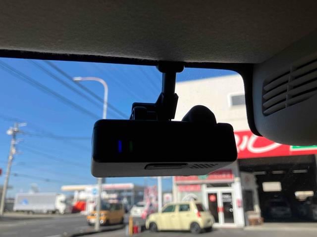 アルトラパン Ｘ　４ＷＤ　ドライブレコーダー　ＥＴＣ　バックカメラ　クリアランスソナー　レーンアシスト　衝突被害軽減システム　オートライト　ＬＥＤヘッドランプ　スマートキー　アイドリングストップ　シートヒーター（4枚目）