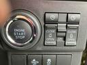 両側電動スライドドア装備!運転席よりボタン一つで開閉可能でございます。
