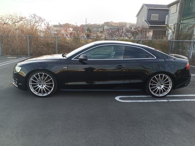 Ａ５ ２．０ＴＦＳＩクワトロ　４ＷＤ　黒レザーシート　パワーシート　バックカメラ　ナビ　バックカメラ　１８インチＡＷ　ＨＩＤ　ＥＴＣ　Ｂｌｕｅｔｏｏｔｈ（3枚目）