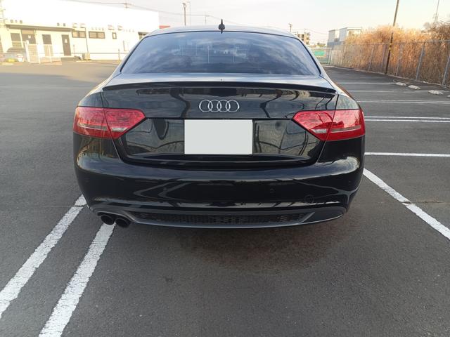 Ａ５ ２．０ＴＦＳＩクワトロ　４ＷＤ　黒レザーシート　パワーシート　バックカメラ　ナビ　バックカメラ　１８インチＡＷ　ＨＩＤ　ＥＴＣ　Ｂｌｕｅｔｏｏｔｈ（5枚目）