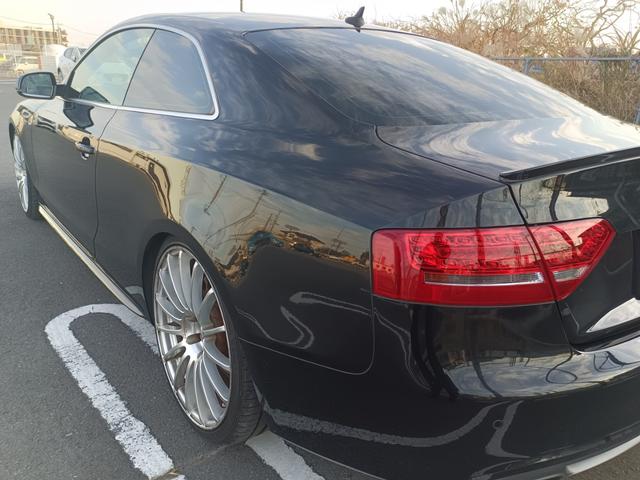 Ａ５ ２．０ＴＦＳＩクワトロ　４ＷＤ　黒レザーシート　パワーシート　バックカメラ　ナビ　バックカメラ　１８インチＡＷ　ＨＩＤ　ＥＴＣ　Ｂｌｕｅｔｏｏｔｈ（11枚目）